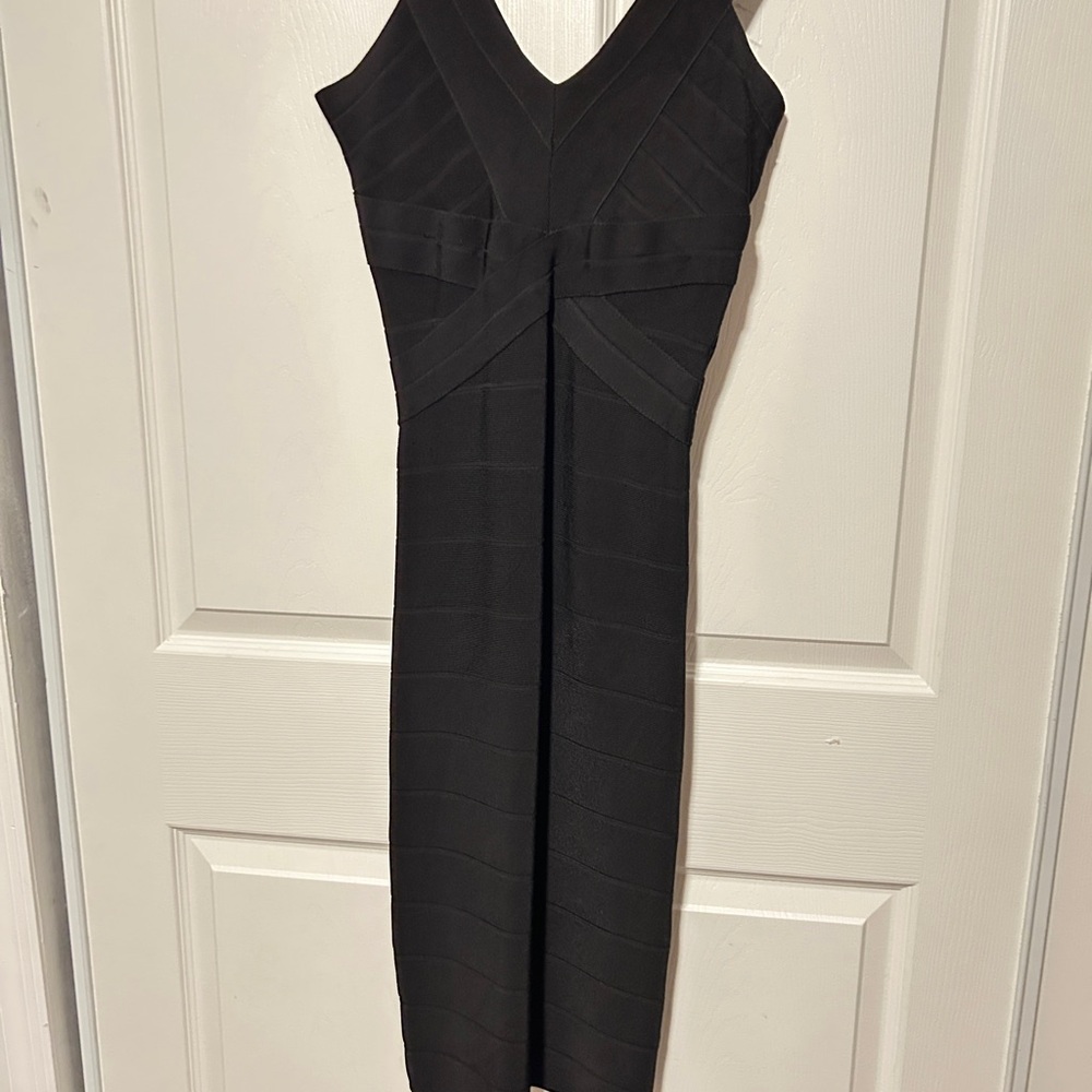 VENUS Black Ribbed Bodycon Dress V-Neck Sleeveless